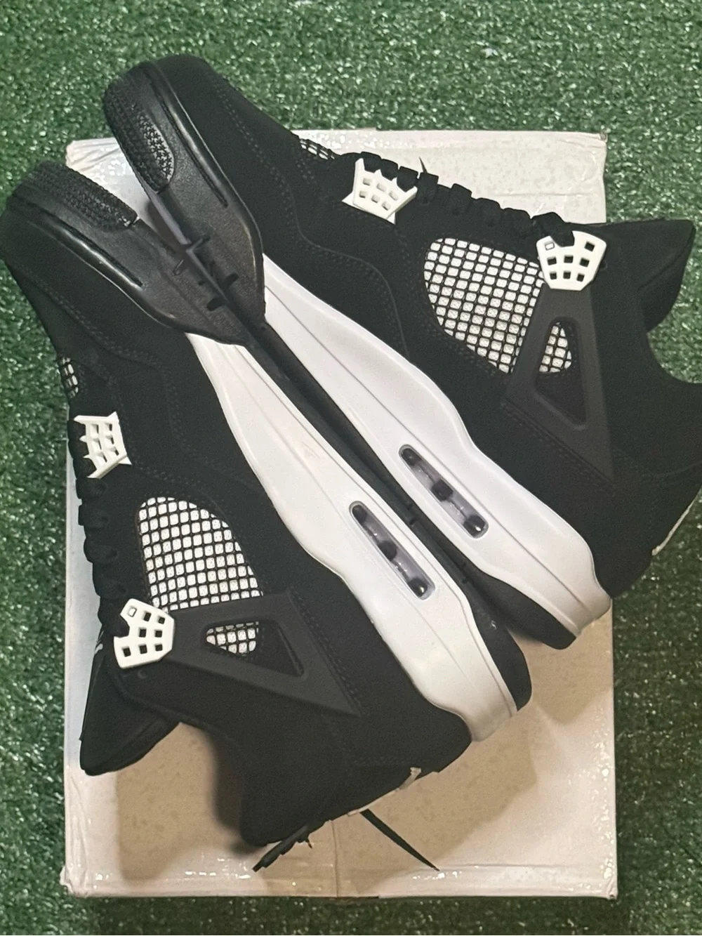 Jordan 4 Retro ‘Thunder’